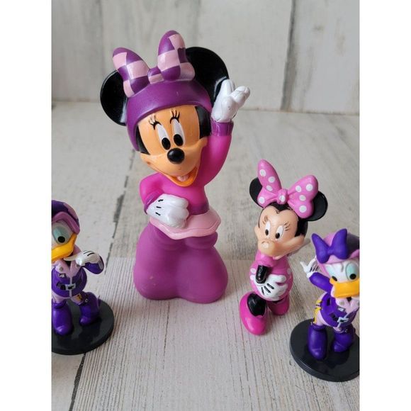 Disney best friends Daisy Duck Minnie Mouse race car track playset toy figure - Picture 3 of 14